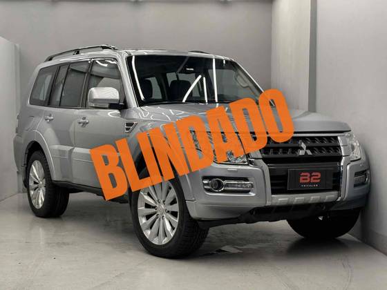 MITSUBISHI PAJERO FULL 3.8 HPE 4X4 V6 24V GASOLINA 4P AUTOMÁTICO MITSUBISHI PAJERO FULL 3.8 HPE 4X4 V6 24V GASOLINA 4P AUTOMÁTICO